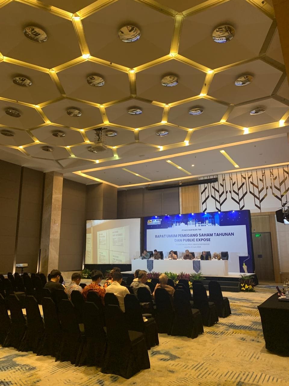 Executive leadership presentation at RUPS